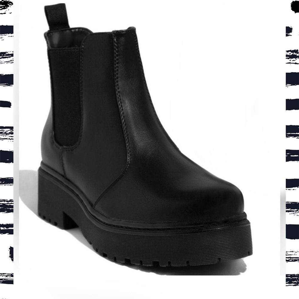 Victory Ankle Boots - Black